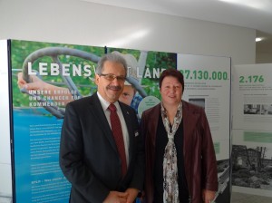 Landrat Harald Altekrüger und Simone Schökel, LELF